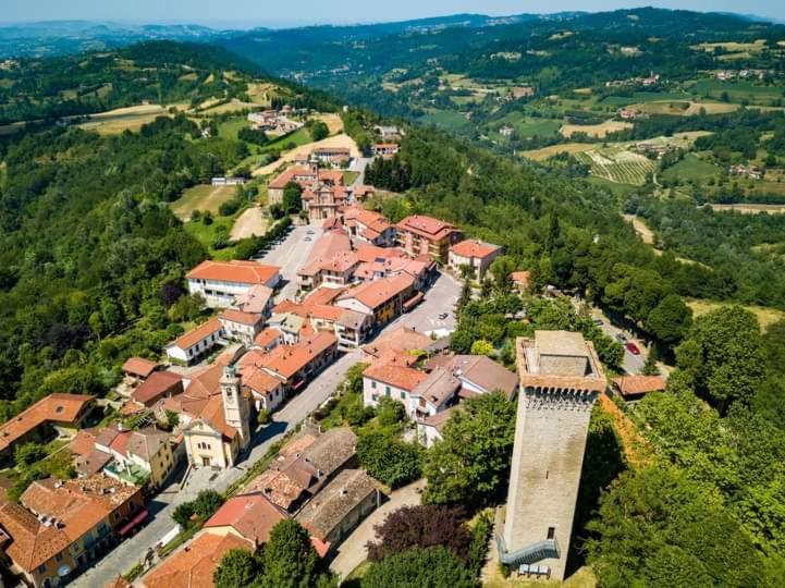 Murazzano  La Tana Dello Scoiattolo - Adults Only Bed & Breakfast エクステリア 写真