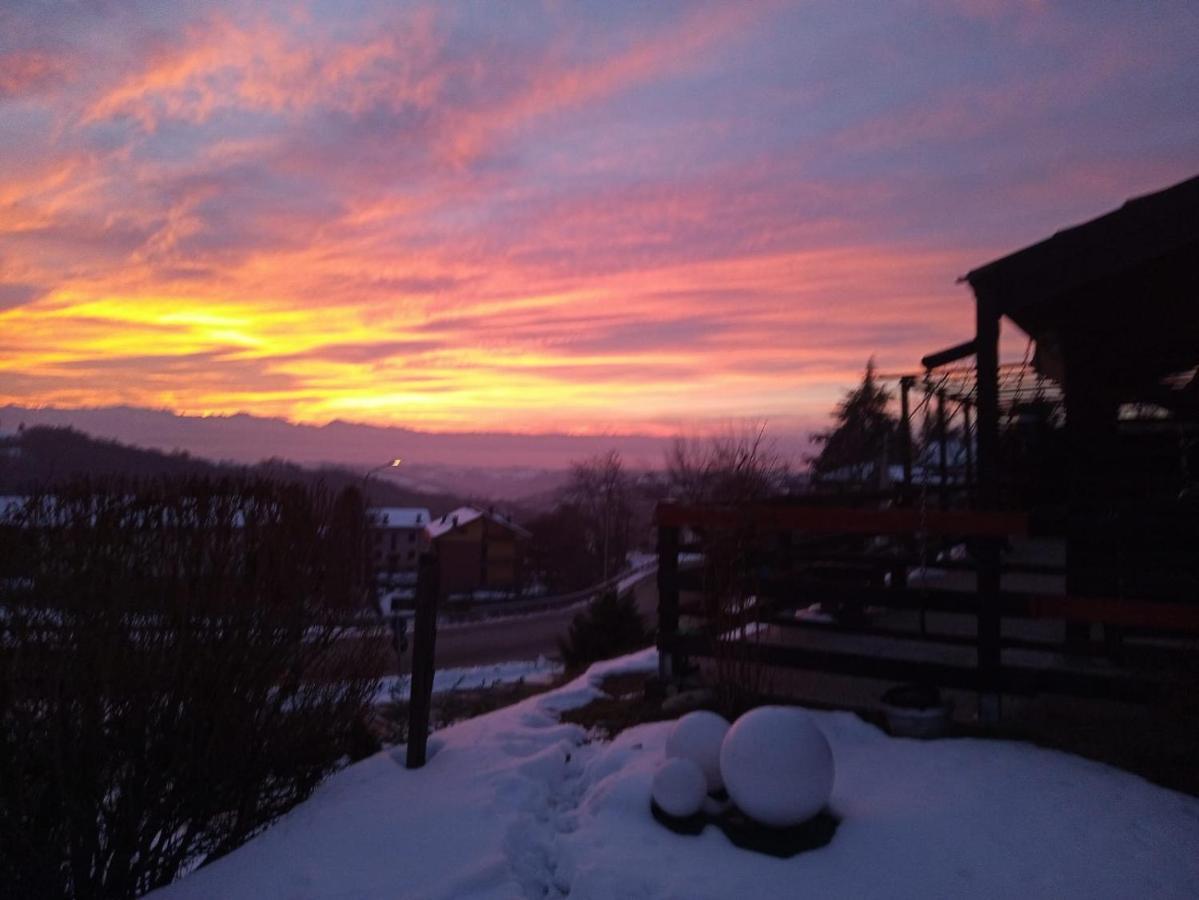Murazzano  La Tana Dello Scoiattolo - Adults Only Bed & Breakfast エクステリア 写真