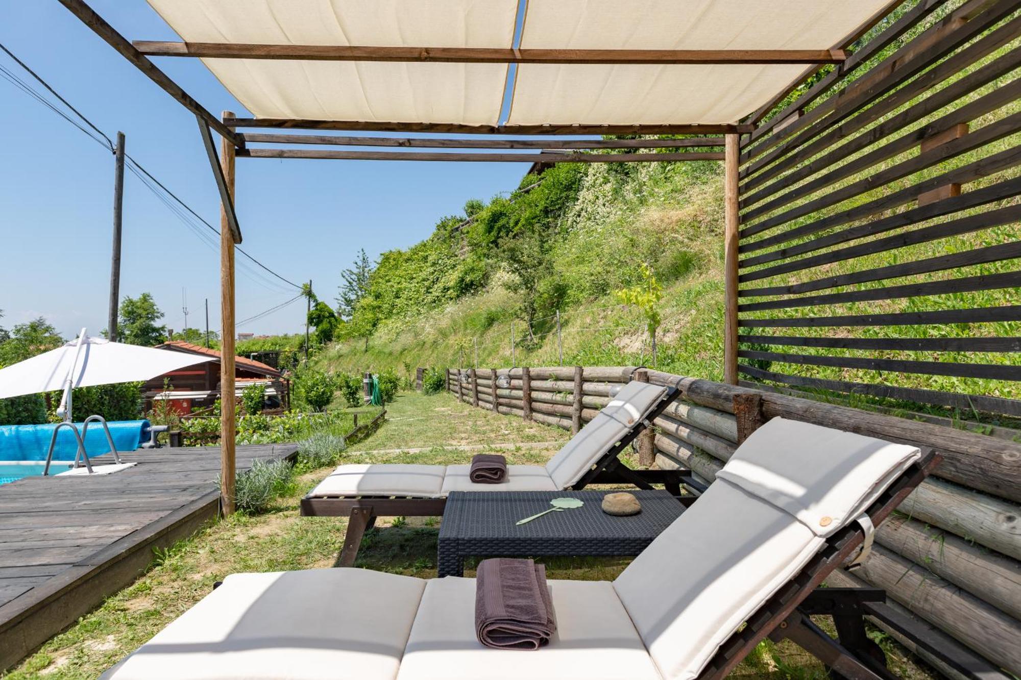 Murazzano  La Tana Dello Scoiattolo - Adults Only Bed & Breakfast エクステリア 写真