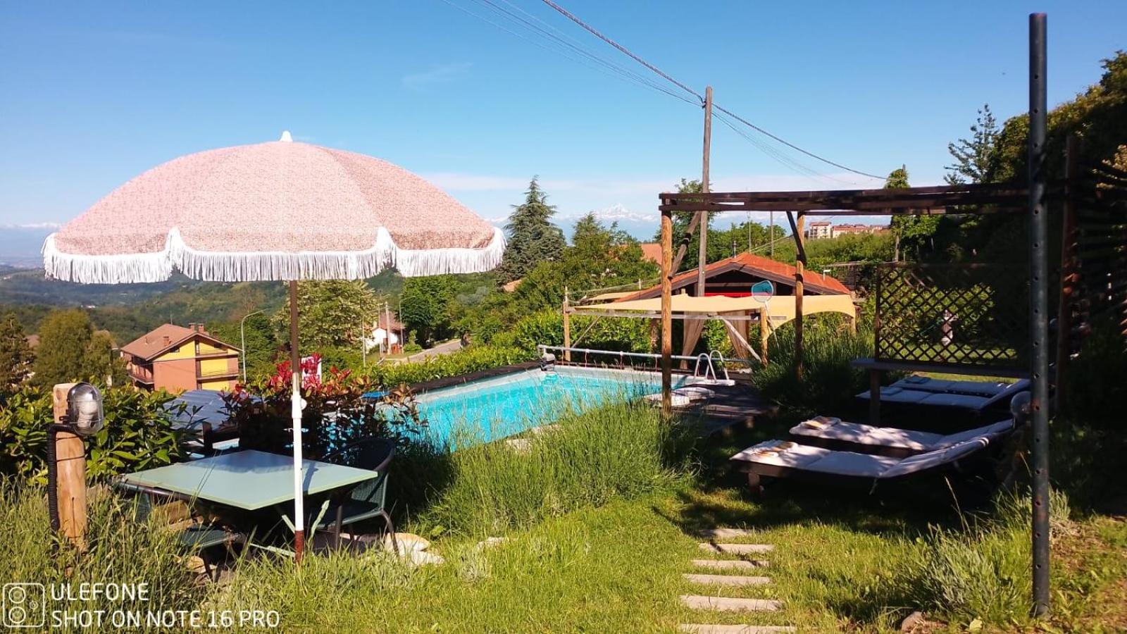Murazzano  La Tana Dello Scoiattolo - Adults Only Bed & Breakfast エクステリア 写真
