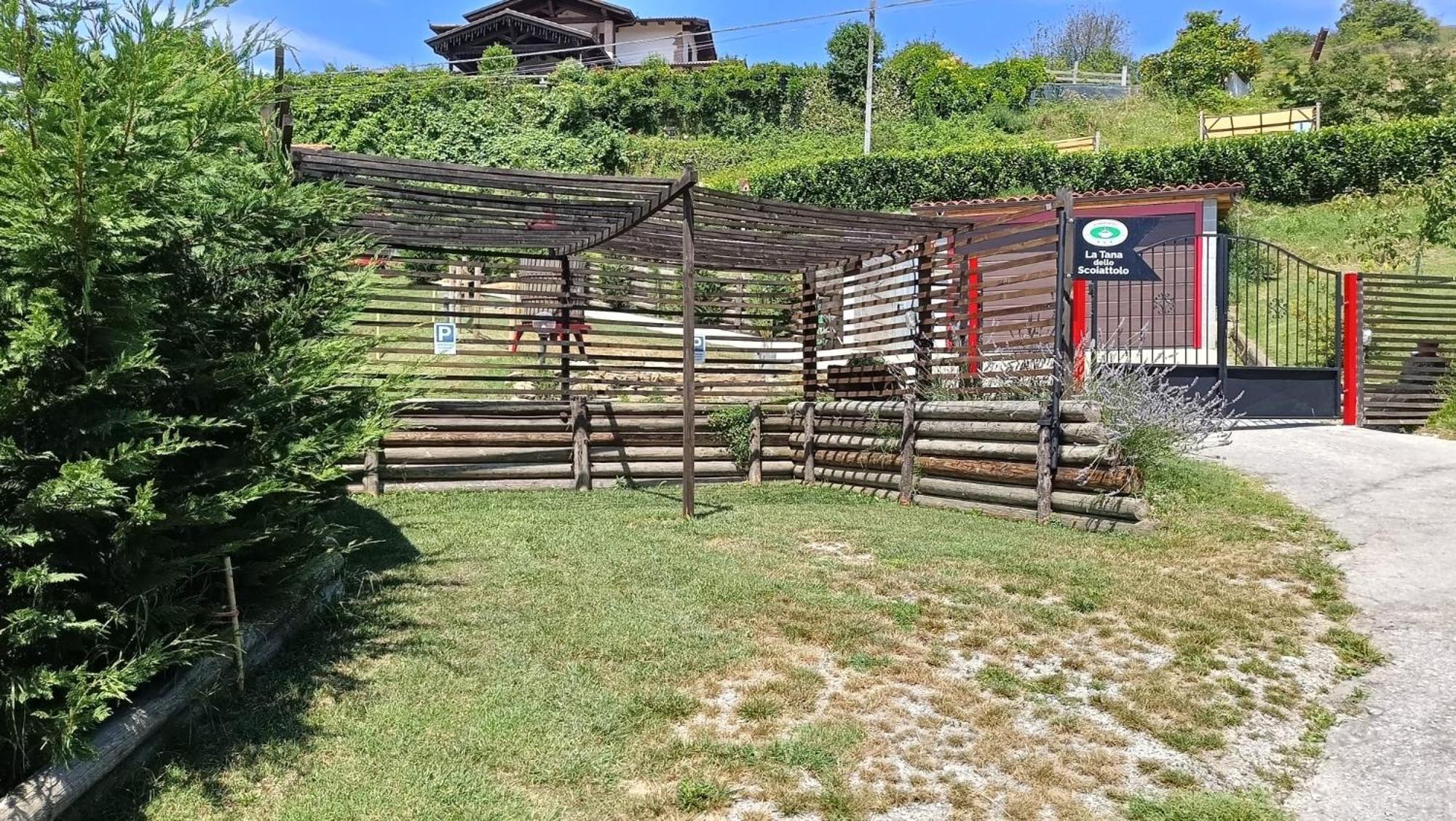 Murazzano  La Tana Dello Scoiattolo - Adults Only Bed & Breakfast エクステリア 写真